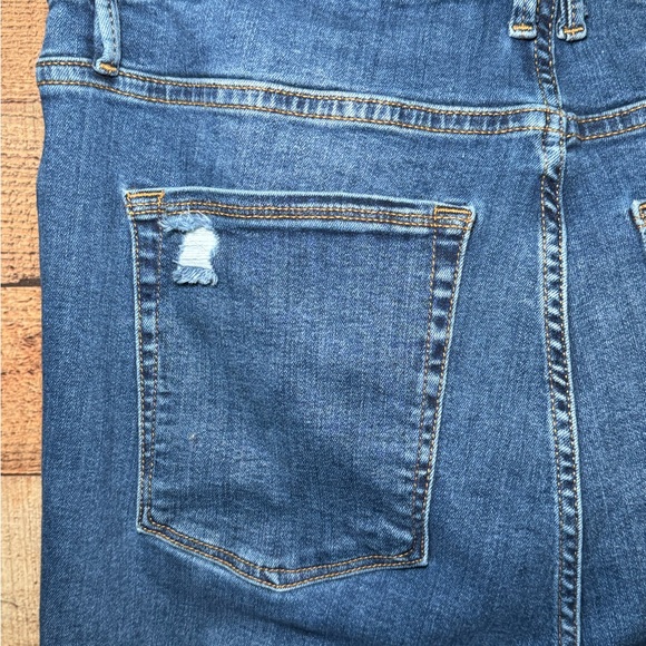 Good American Blue Distressed Jeans - Picture 5 of 12